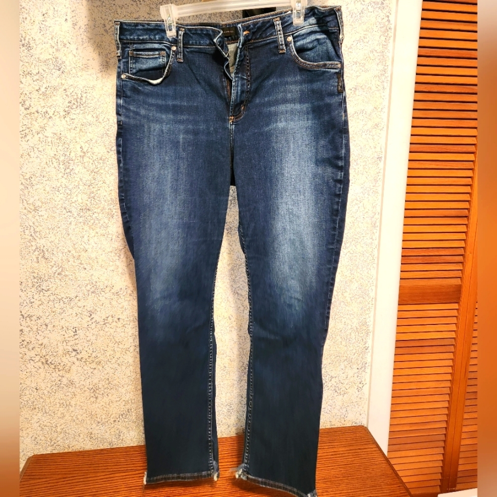 Silver Jean Co. Avery Straight Leg